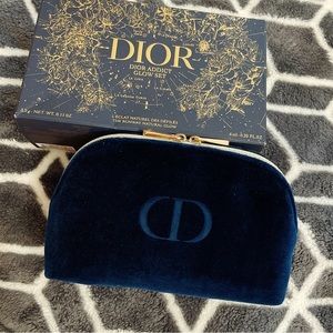 NEW‼️ Dior cosmetic velvet pouch